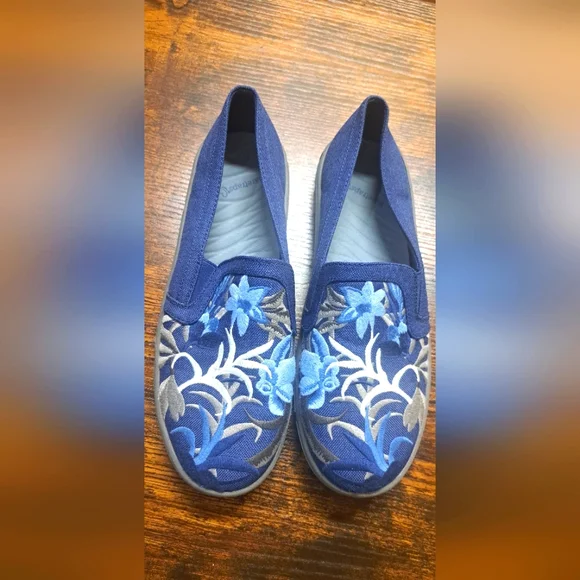 BareTraps | Shoes | Ladies Baretraps Bonaire Shoes Multicolor Embroidered  Slip On Loafers 85 New | Poshmark